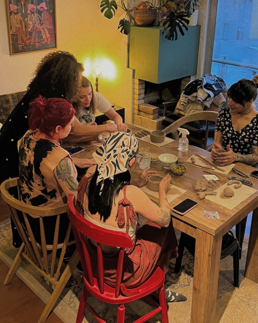 La sala de Sheila (clases de cerámica en Bogotá)